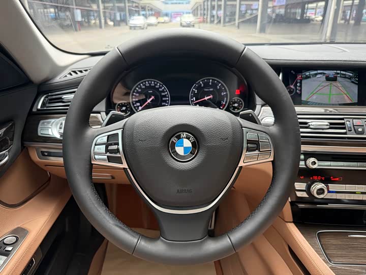 BMW 7 Series 740Li продвинутая — фото 7