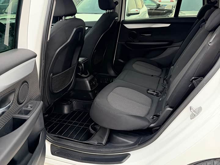 BMW 2-Series 2015 218i Leading — фото 7