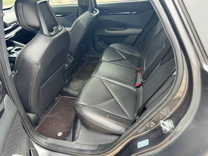 Changan UNI-V 2022 1.5 T — фото 9