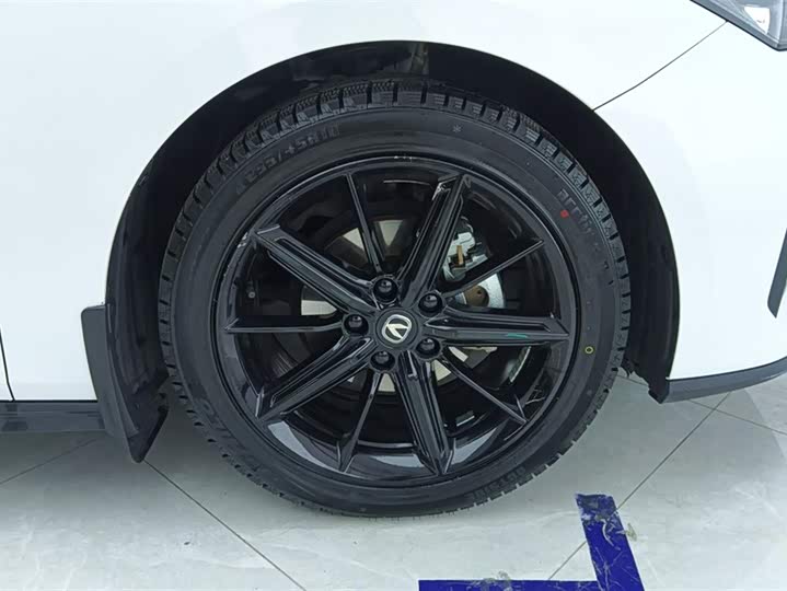 Changan UNI-V 2023 1.5 T — фото 6