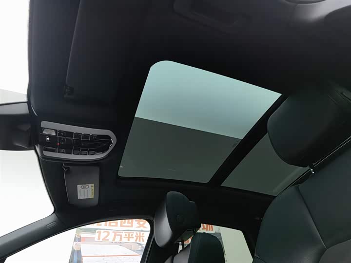 Porsche Macan 2017 Macan 2.0 T — фото 14