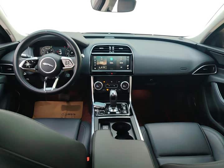 Jaguar XEL 2021 2.0 T 250 PS S — фото 12