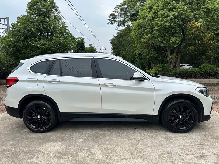 BMW X1 2021 s Drive 20 Li — фото 13