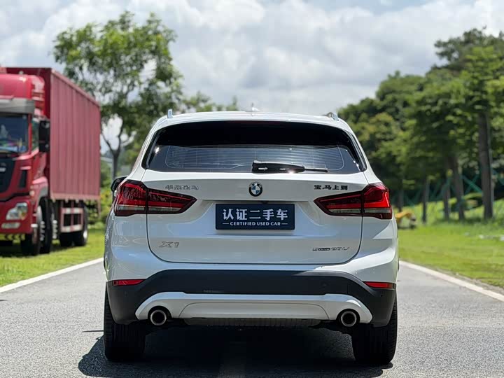 BMW X1 sDrive20Li стиль — фото 5