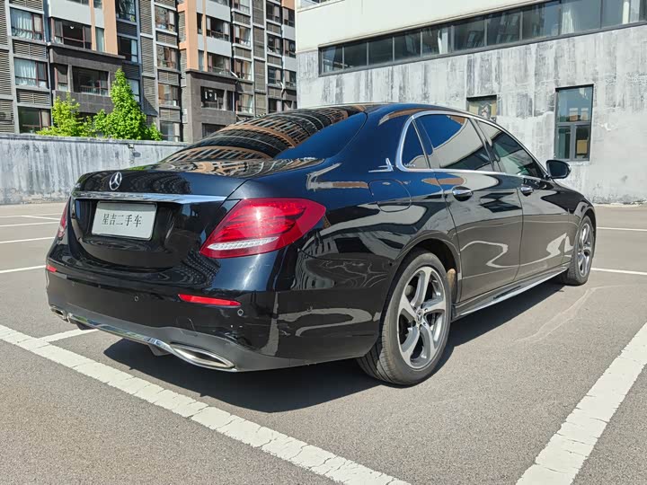 Mercedes-Benz E-Class 2019 E 300 L — фото 7