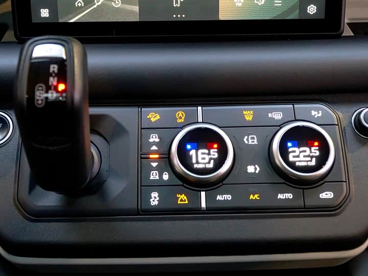 Land Rover Defender — фото 15