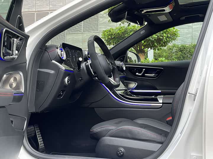 Mercedes-Benz C-Class 2024 AMG C 43 4 MATIC — фото 10