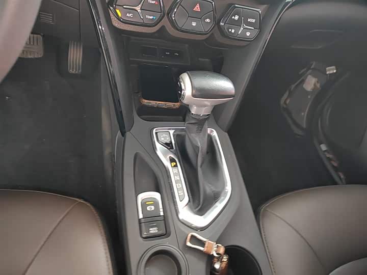 Trumpchi GS4 2017 235 T AT 2 WD — фото 14