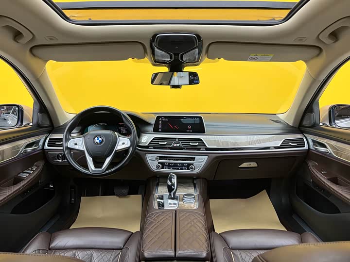 BMW 7-Series 2019 740 Li Leading — фото 28
