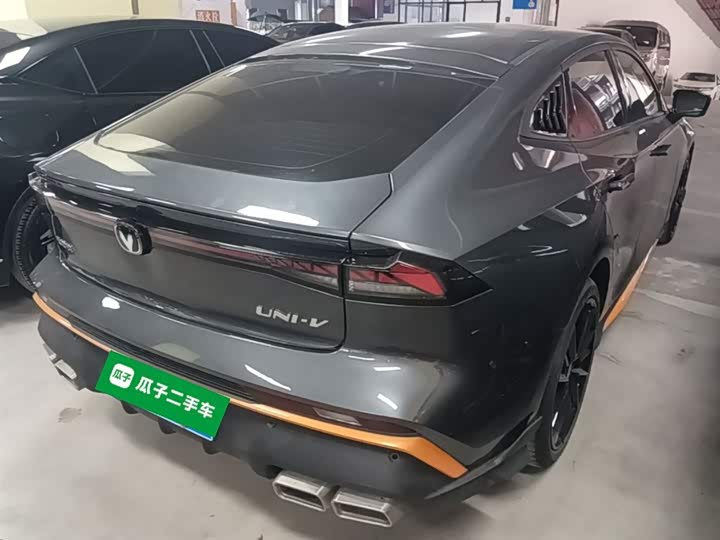 Changan UNI-V 2024 1.5 T Sport — фото 7