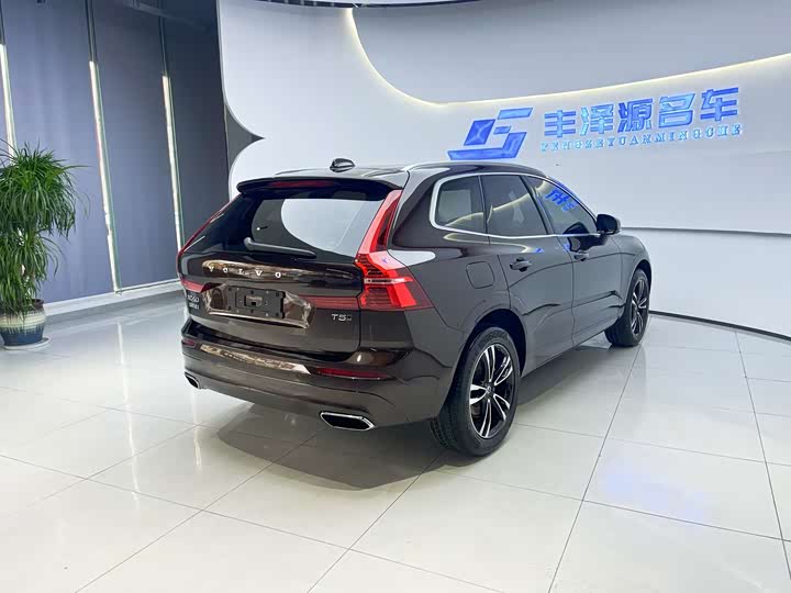 Volvo XC60 2019 T 5 4 WD V — фото 3