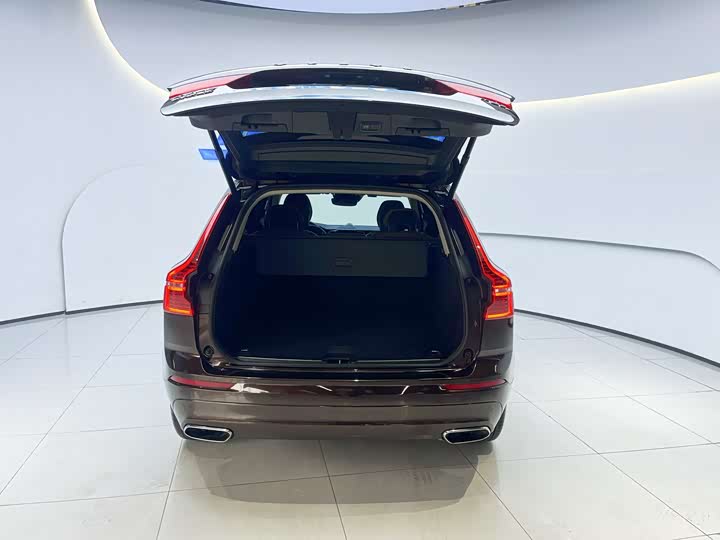 Volvo XC60 2019 T 5 4 WD V — фото 5