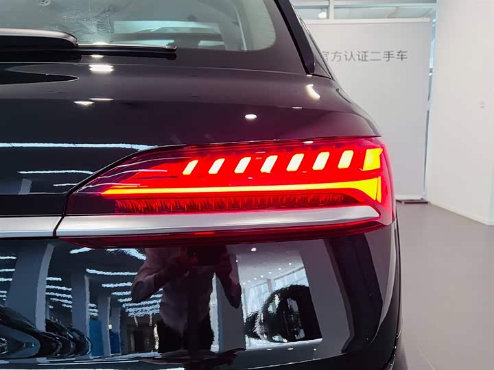 Audi Q7 2024 45 TFSI quattro S line Sport — фото 14