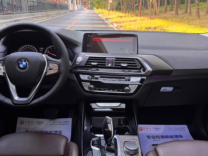 BMW X3 2019 x Drive 28i — фото 10