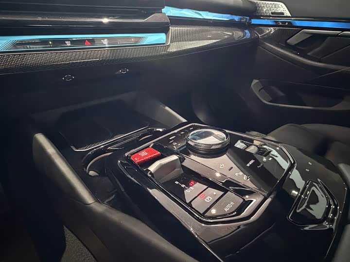 BMW i5 M60 2024 x Drive M 60 — фото 7