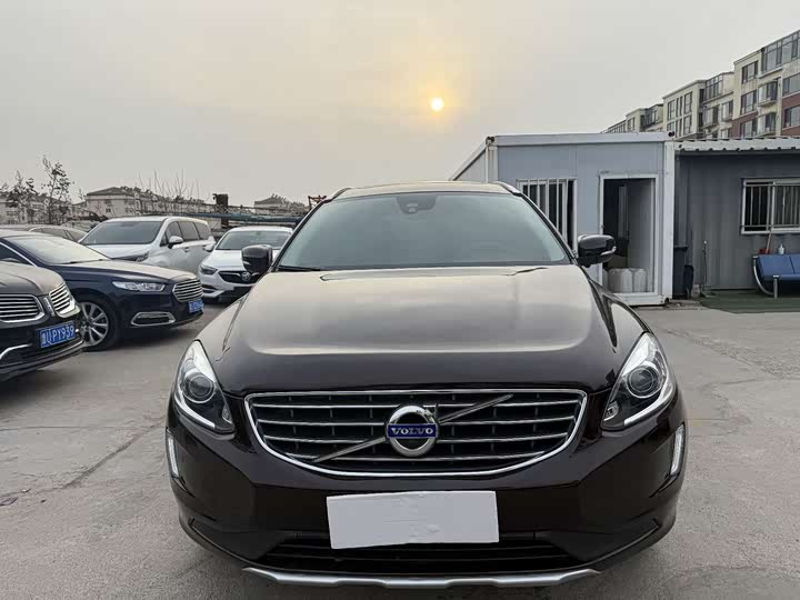 Volvo XC60 2017 T 5 — фото 2