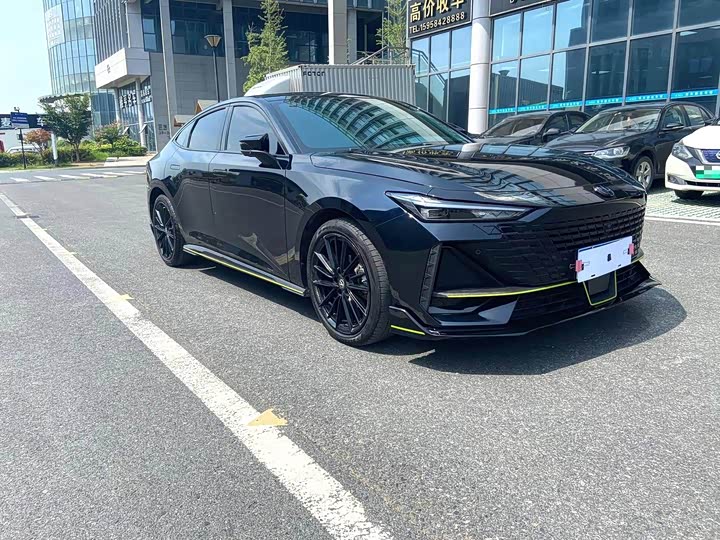 Changan UNI-V 2022 1.5 T — фото 3