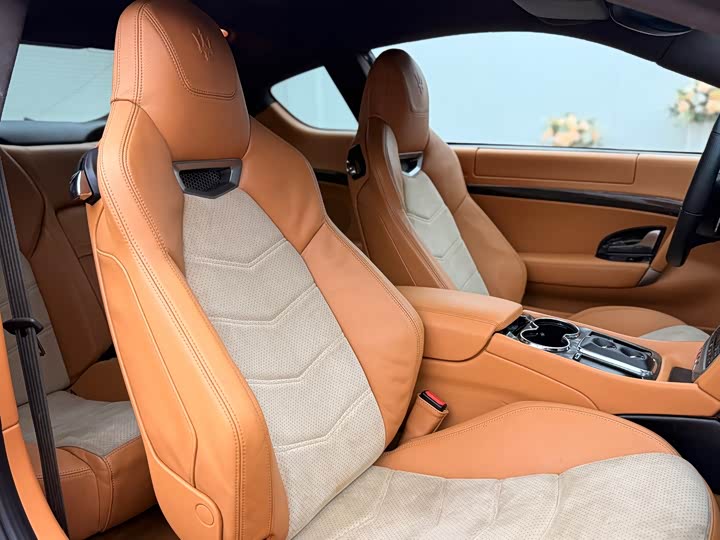 Maserati Gran 2015 4.7 L MC — фото 14