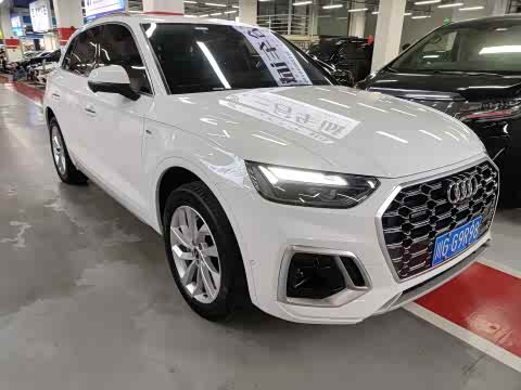 Audi Q5L 2022 40 T — фото 10