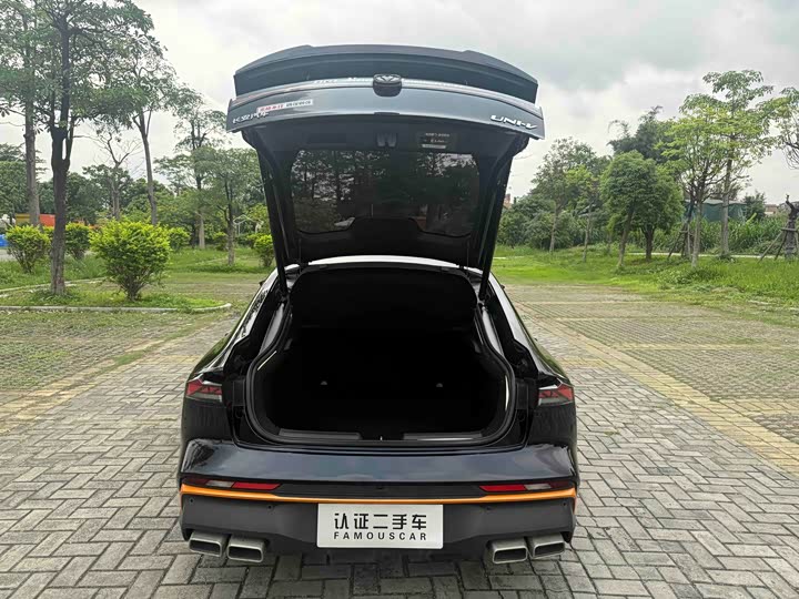 Changan UNI-V 2024 1.5 T Sport — фото 16