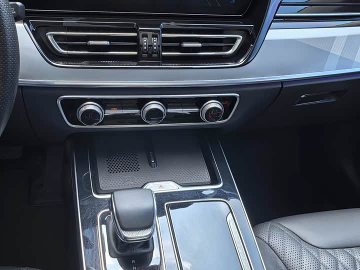 Hongqi HS5 2023 2.0 T 4 WD Pro — фото 10