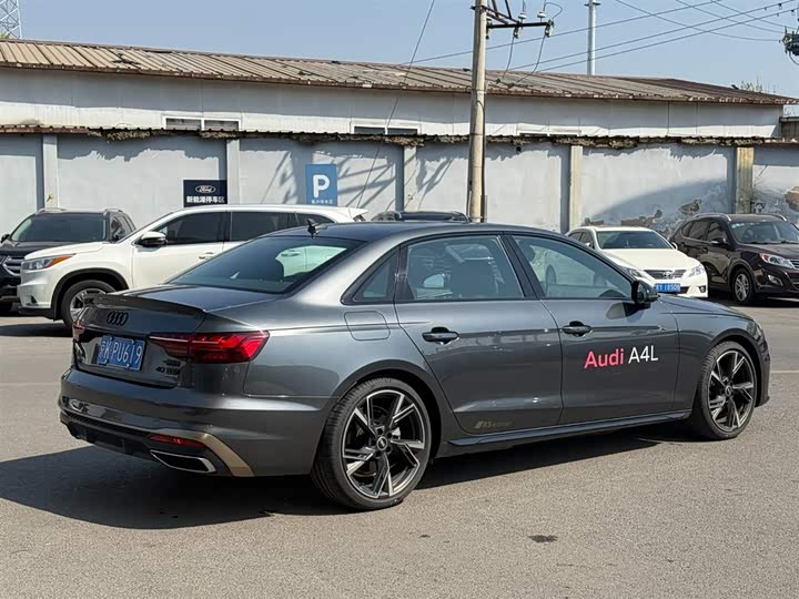 Audi A4L 2024 40 TFSI quattro RS — фото 4