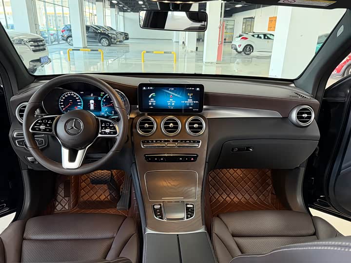 Mercedes-Benz GLC 2021 GLC 260 L 4 MATIC Luxury — фото 9