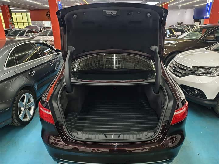 Jaguar XFL 2018 XFL 2.0 T 250 PS — фото 15