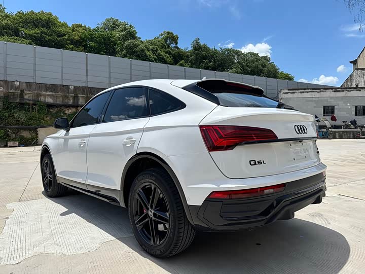 Audi Q5L Sportback 2024 40 TFSI — фото 7