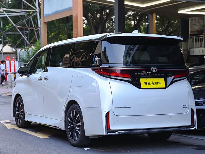 Toyota Vellfire — фото 3