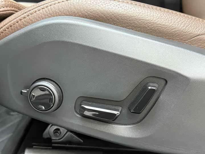 Volvo XC60 Hybrid 2024 T 8 PHEV 4 WD — фото 27