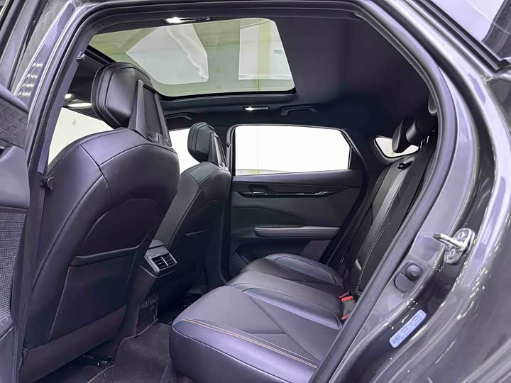 Changan UNI-V 2022 1.5 T Premium — фото 8