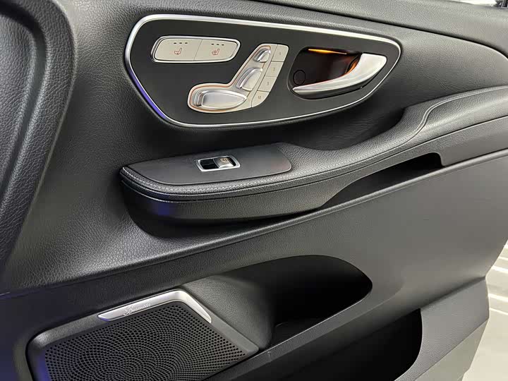 Mercedes-Benz V-Class 2017 V 260 L — фото 18