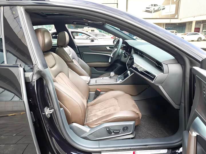 Audi A7L 2022 45 TFSI S-line — фото 6