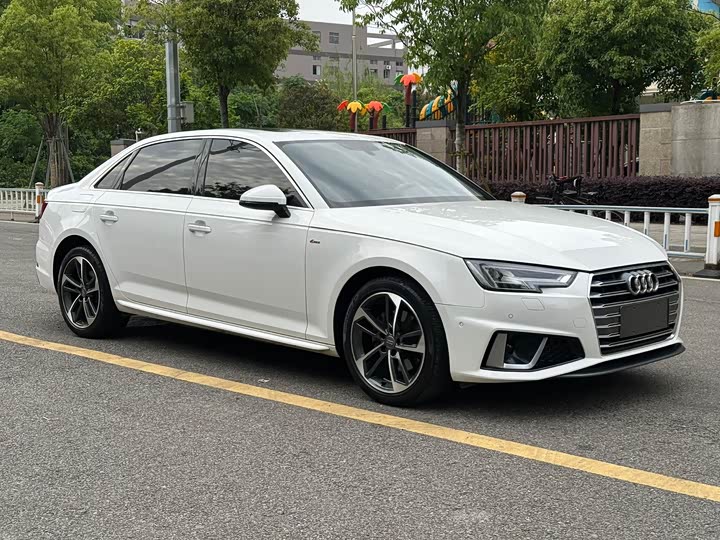 Audi A4L 2019 40 TFSI V — фото 3