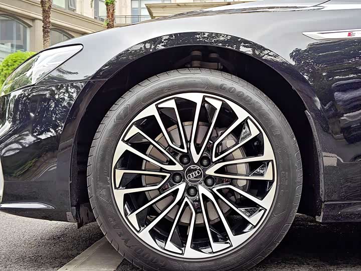 Audi A7L 2024 45 TFSI Luxury — фото 5