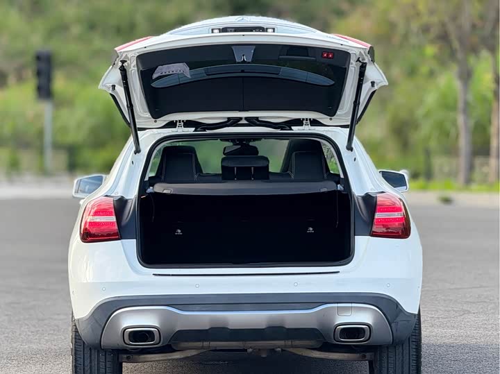 Mercedes-Benz GLA 2018 GLA 200 — фото 18