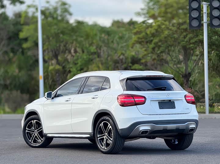 Mercedes-Benz GLA 2018 GLA 200 — фото 16