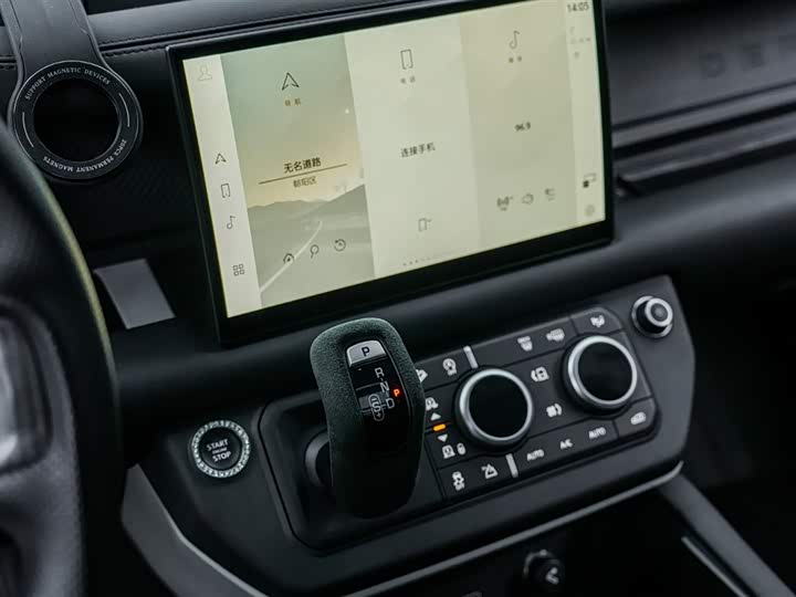 Land Rover Defender — фото 19