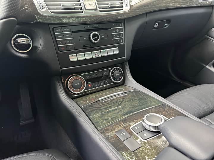 Mercedes-Benz CLS 2015 CLS 320 — фото 12