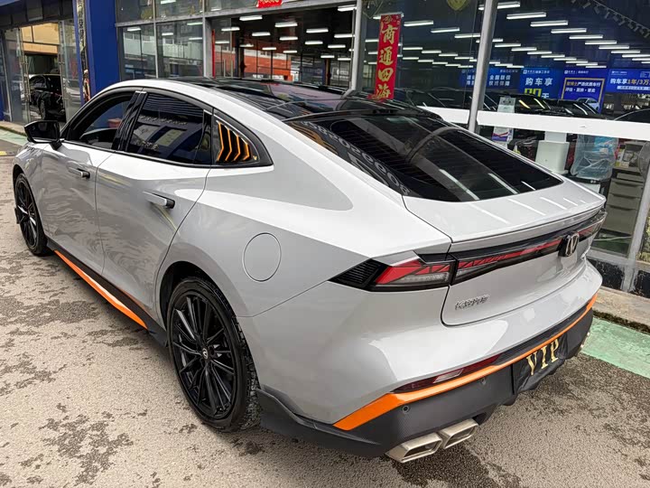 Changan UNI-V 2024 1.5 T Sport — фото 9