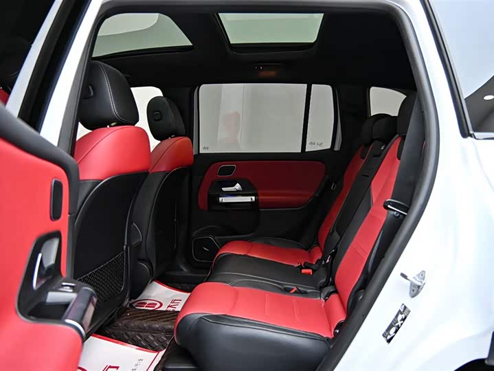 Mercedes-Benz GLB 2023 AMG GLB 35 4 MATIC — фото 12