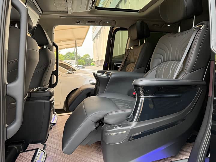 Trumpchi M8 2024 400 T — фото 10