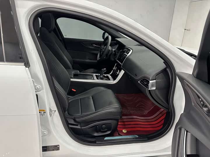 Jaguar XEL 2023 2.0 T 250 PS R-DYNAMIC S — фото 25