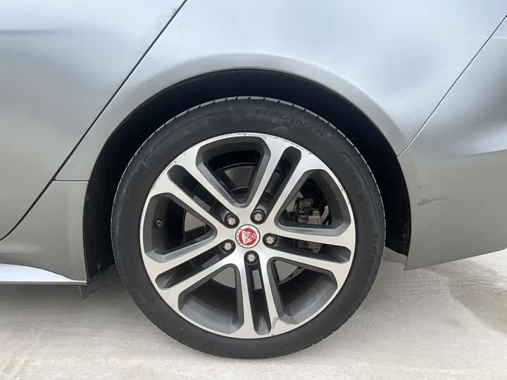 Jaguar XEL 2020 2.0 T 200 PS R-DYNAMIC S — фото 17