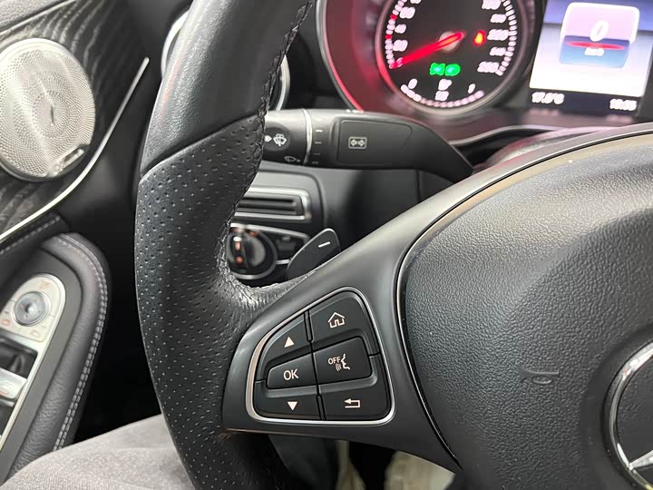 Mercedes-Benz C-Class 2018 C 200 L — фото 13