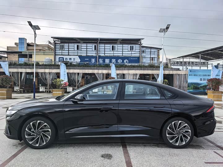 Lincoln Z 2024 2.0 T 2 WD Hybrid — фото 7