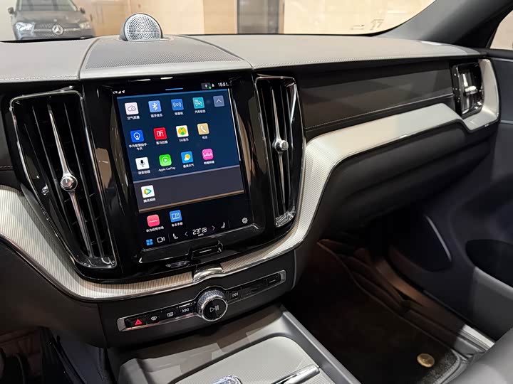 Volvo XC60 Hybrid 2025 Hybrid 4 WD — фото 7