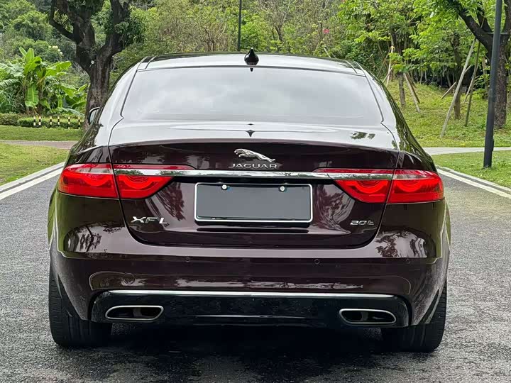 Jaguar XFL 2017 XFL 2.0 T 200 PS — фото 8