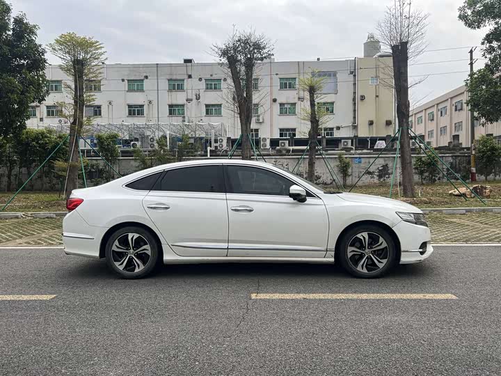 Honda Spirior — фото 17